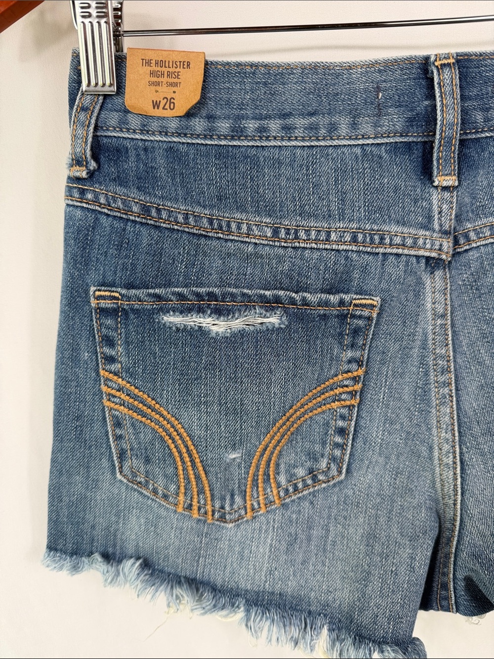 Hollister NWT High Rise Short Short Distressed Denim Shorts Frayed Size 3 / W26 - Picture 6 of 11